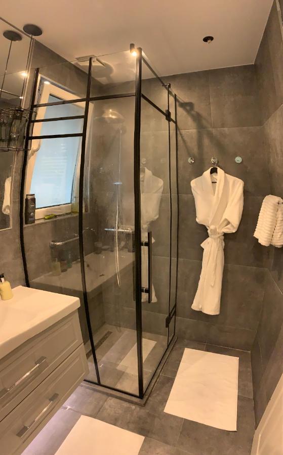 Zaivan Revive - Exclusive Central Studio With View บูคาเรสต์ ภายนอก รูปภาพ